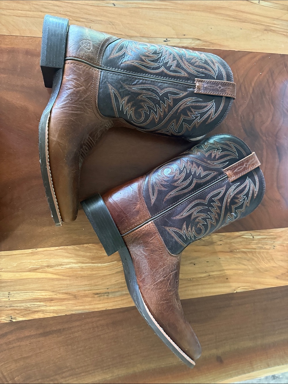 Ariat Brown and Black Embroidered Western Cowboy Boots